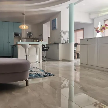 Tres Jolie Apartment