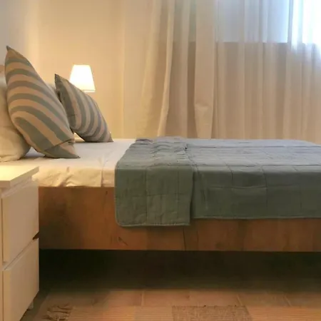 Tres Jolie Apartment *